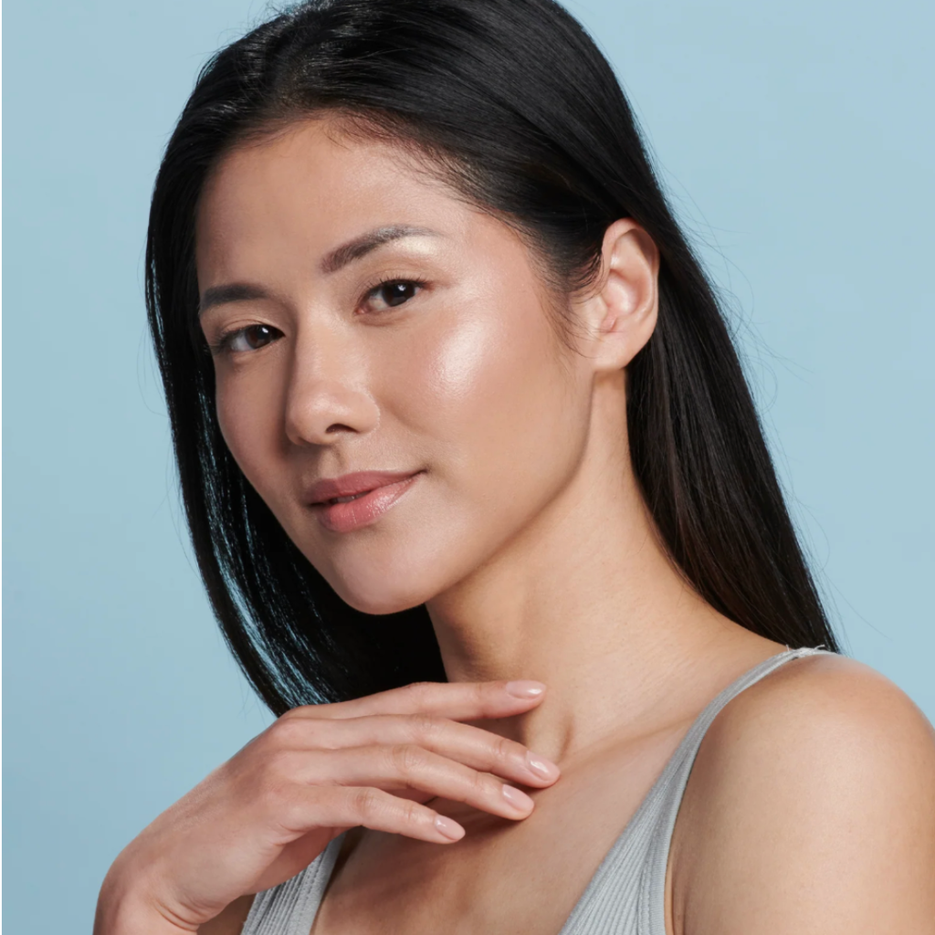 Sunforgettable Face Shield Glow SPF 50 lifestyle photo